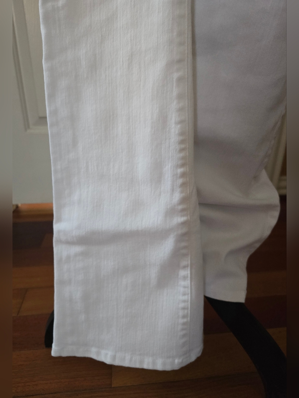 7 For All Mankind Classic White Flare Jeans Size 27 - Picture 3 of 6